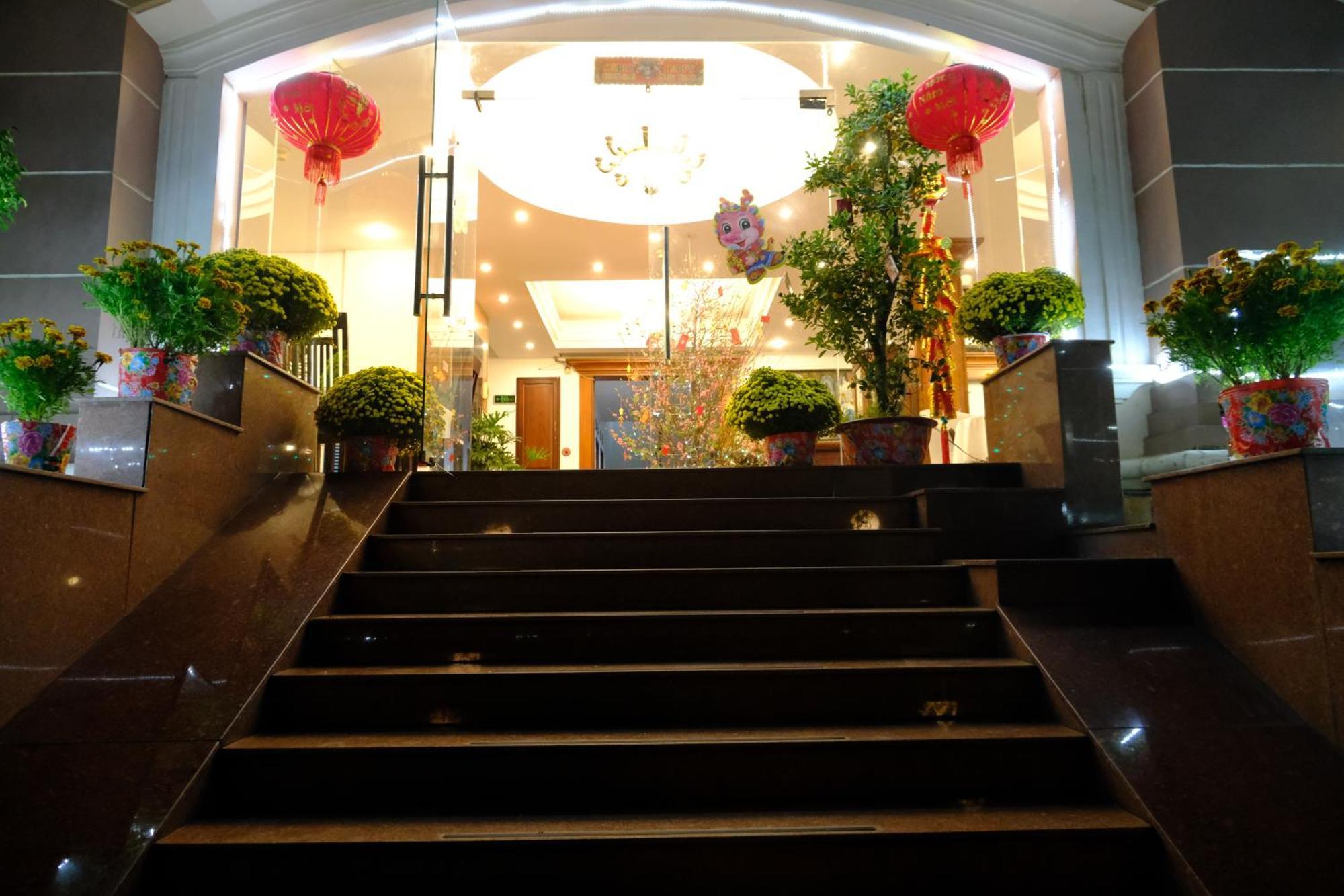 Hoa Phat Hotel & Apartment Ciudad Ho Chi Minh  Exterior foto