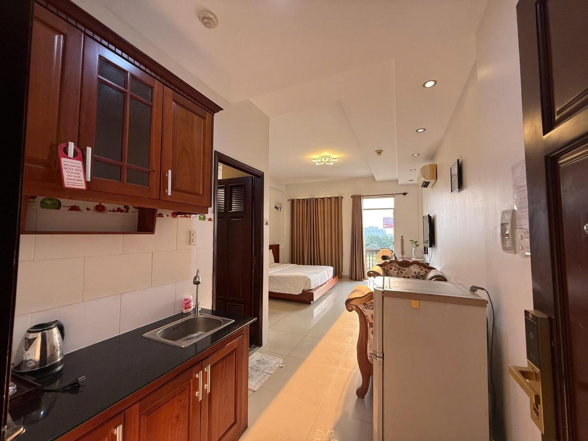 Hoa Phat Hotel & Apartment Ciudad Ho Chi Minh  Exterior foto
