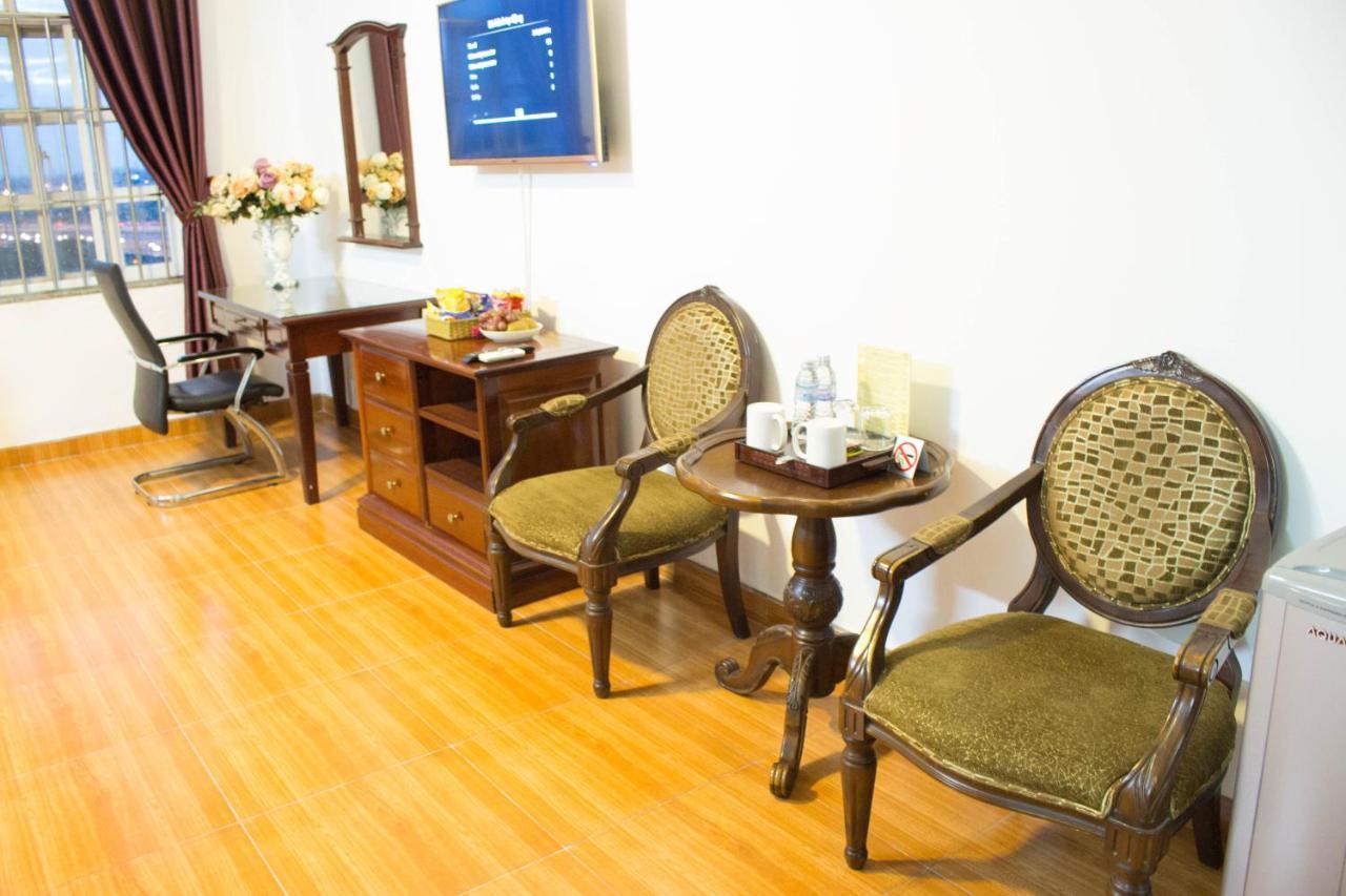 Hoa Phat Hotel & Apartment Ciudad Ho Chi Minh  Exterior foto